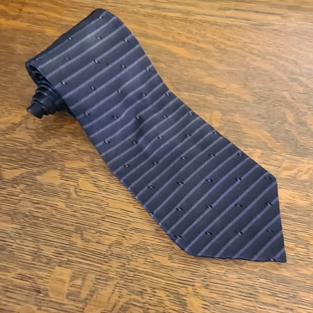 Bill Blass Black Label Blue Stripped Tie